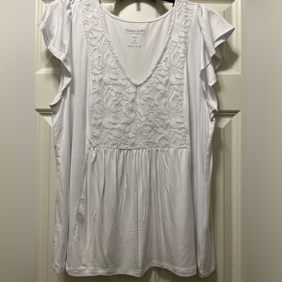 Torrid NWOT super soft knit v neck lace ruffle tank. Size 0. - Picture 1 of 8